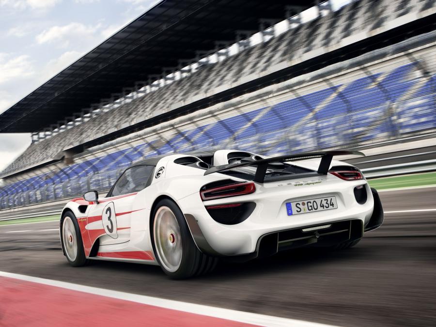  Porsche 918 Spyder Weissach Package 2014 года  (фото 3 из 18)